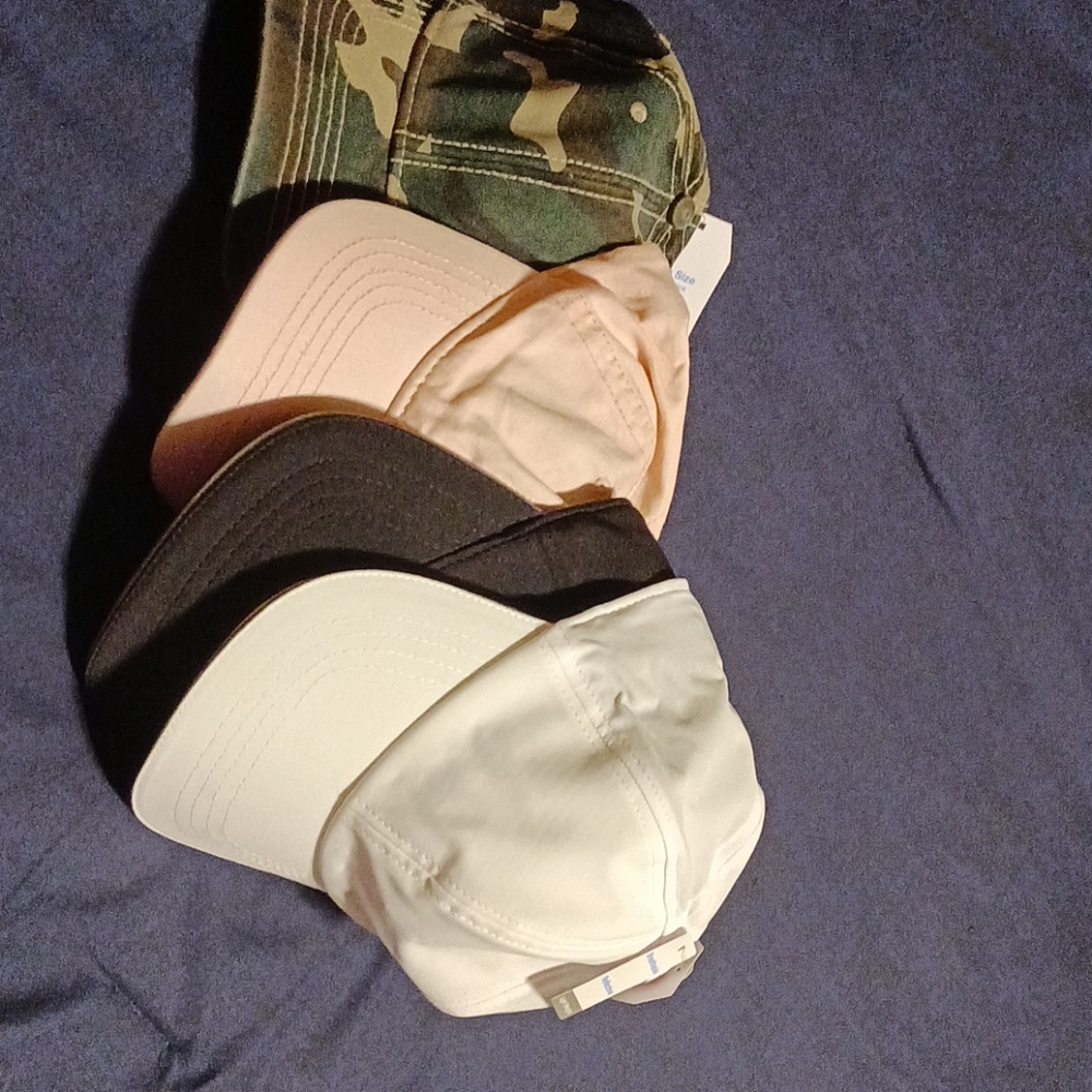 Caps